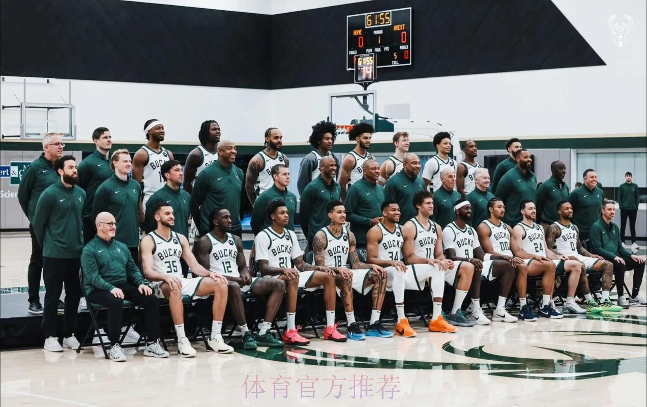 曝雄鹿致力于围绕字母哥提升阵容 目前正关注莫兰特和拉文 曝雄鹿致力于围绕字母哥提升阵容 目前正关注莫兰特和拉文